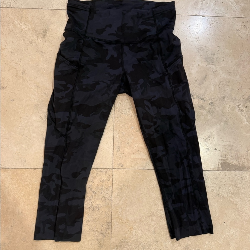 Camo lululemon train leggings size 6